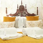 Villa Seaside Serenity